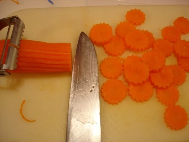 Rezept: Kotelett mit Möhrenblüten und Kartoffelbrei Bild Nr. 5 Kotelett mit Möhrenblüten und Kartoffelbrei - Rezept - Bild Nr. 5