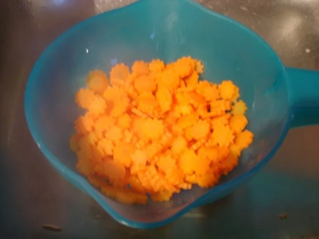 Rezept: Kotelett mit Möhrenblüten und Kartoffelbrei Bild Nr. 15 Kotelett mit Möhrenblüten und Kartoffelbrei - Rezept - Bild Nr. 15