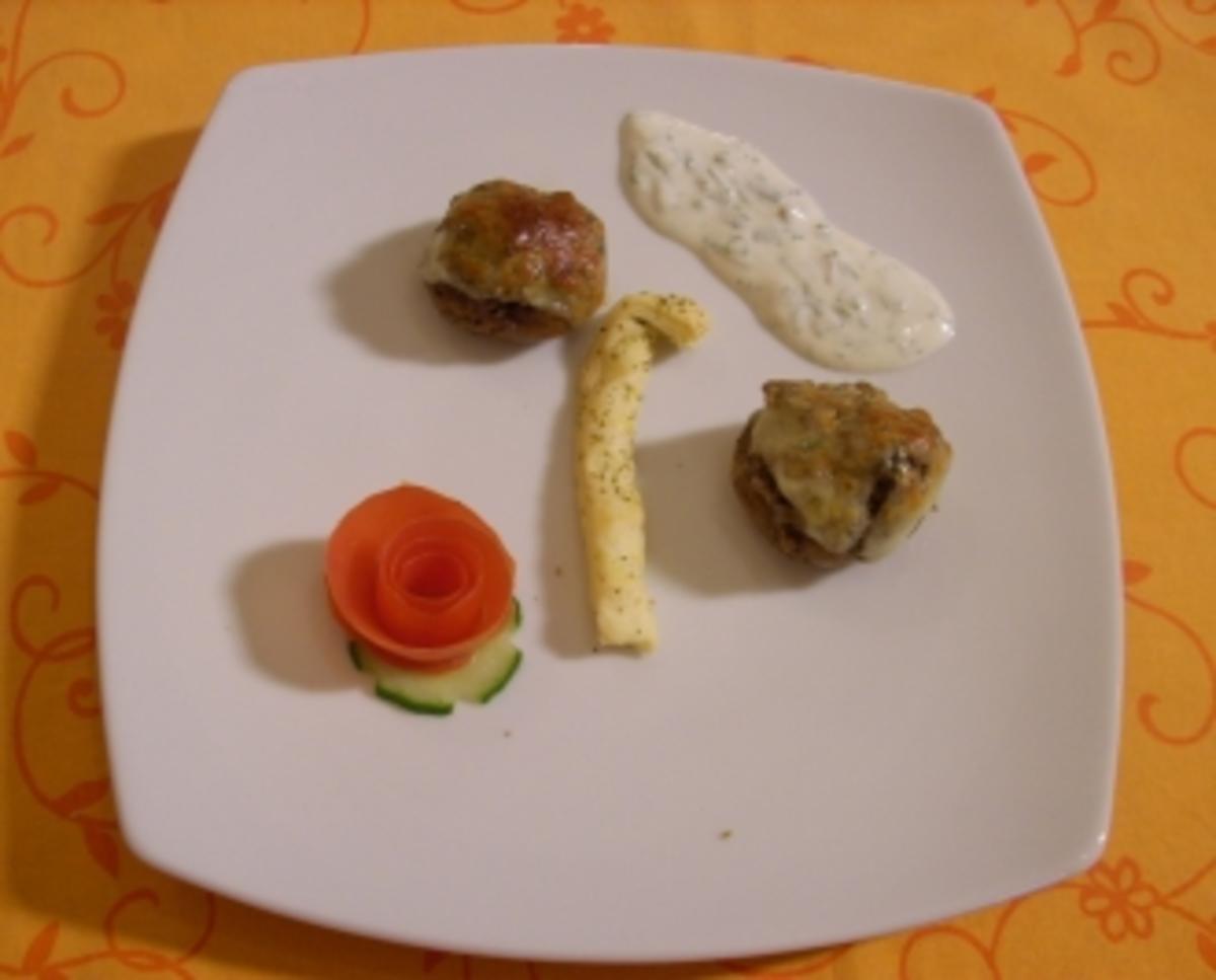 Bilder für Gefüllter Champignon an Kräutersoße - Rezept