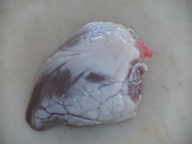 Rezept: Fleisch: Lammherz-Steak mit Balsamicozwiebeln Bild Nr. 2 Fleisch: Lammherz-Steak mit Balsamicozwiebeln - Rezept - Bild Nr. 2