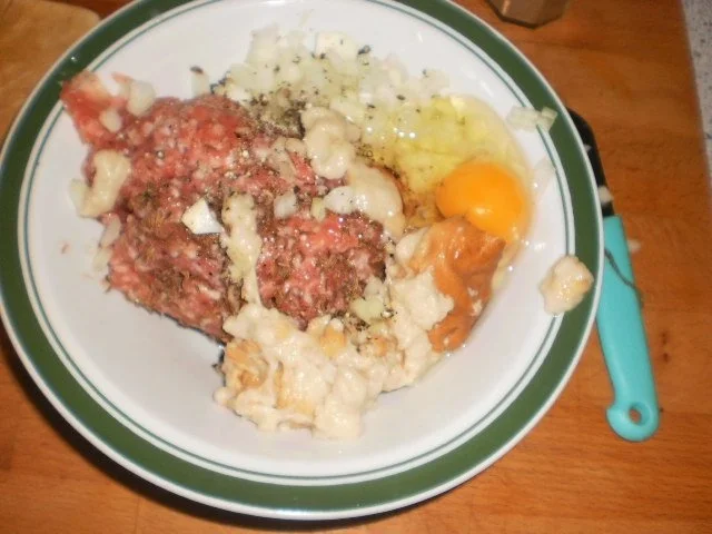 Rezept: Schwarzwurzel in Käse-Sahnesoße zu Frikadellen mit Salzkartoffeln Bild Nr. 5 Schwarzwurzel in Käse-Sahnesoße zu Frikadellen mit Salzkartoffeln - Rezept - Bild Nr. 5