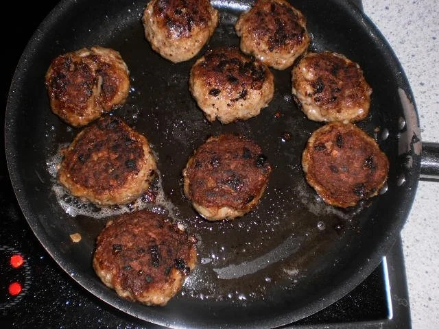 Rezept: Schwarzwurzel in Käse-Sahnesoße zu Frikadellen mit Salzkartoffeln Bild Nr. 10 Schwarzwurzel in Käse-Sahnesoße zu Frikadellen mit Salzkartoffeln - Rezept - Bild Nr. 10