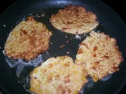 Maisküchlein, rein vegetarisch oder als Beilage zu meiner Spanfekelkeule - Rezept