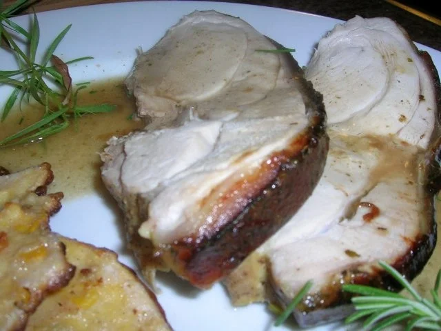 glasierte Spanferkelkeule mit Maisküchlein - Rezept - Bild Nr. 2