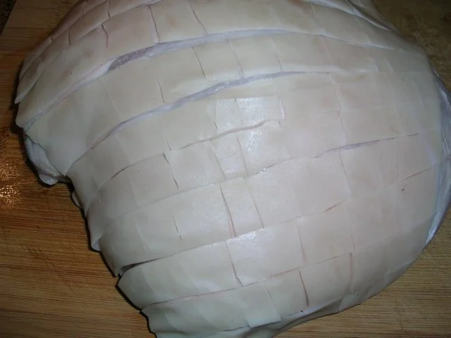 glasierte Spanferkelkeule mit Maisküchlein - Rezept - Bild Nr. 10