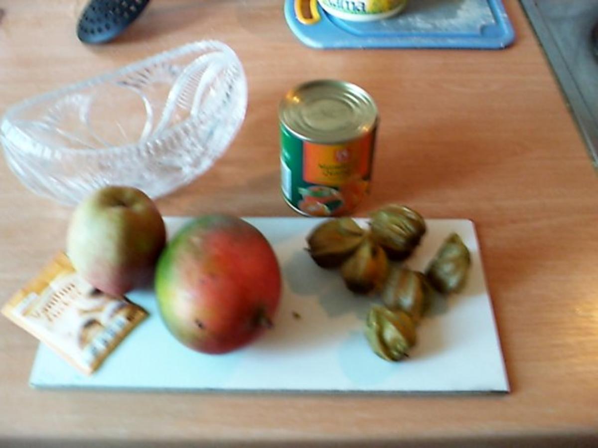 Mango Apfel Physalies Mandarinen Salat - schnell &amp; einfach - 62 kcal/100g