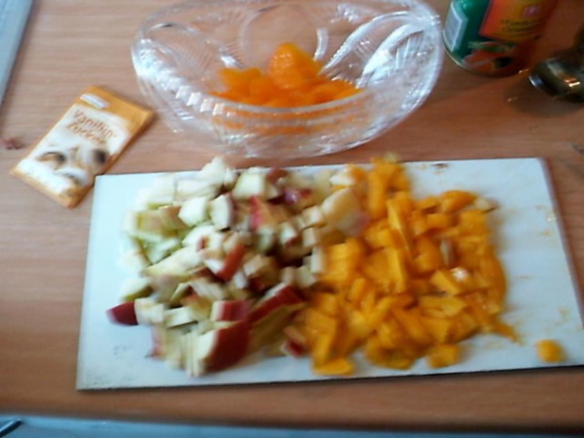 Mango Apfel Physalies Mandarinen Salat - schnell &amp; einfach - 62 kcal/100g