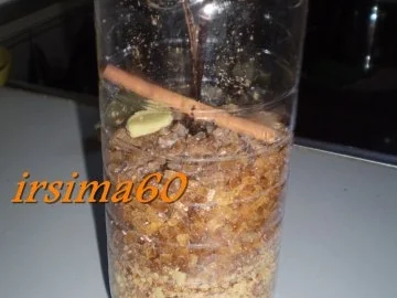 Rezept: Walnusslikör Bild Nr. 4 Walnusslikör - Rezept - Bild Nr. 4