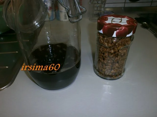 Rezept: Walnusslikör Bild Nr. 8 Walnusslikör - Rezept - Bild Nr. 8