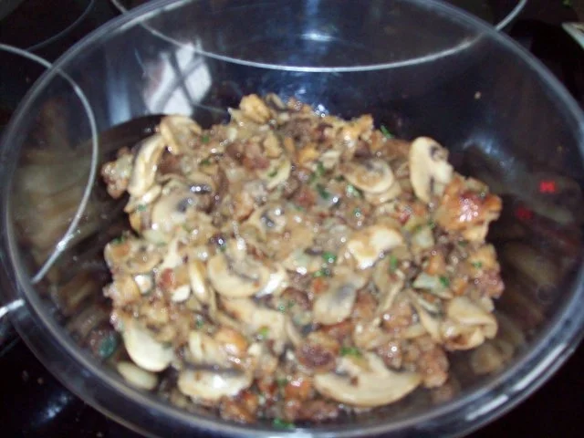 Rezept: Kalbsbraten mit Champignong-Brötchen-Füllung Bild Nr. 7 Kalbsbraten mit Champignong-Brötchen-Füllung - Rezept - Bild Nr. 7