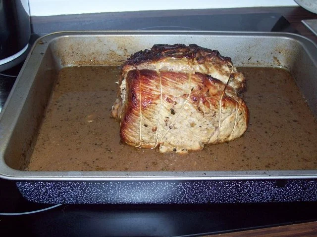 Rezept: Kalbsbraten mit Champignong-Brötchen-Füllung Bild Nr. 9 Kalbsbraten mit Champignong-Brötchen-Füllung - Rezept - Bild Nr. 9