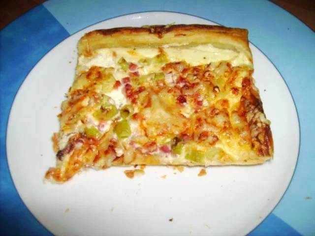 Rezept: Ruck-Zuck-Speckkuchen Bild Nr. 3 Ruck-Zuck-Speckkuchen - Rezept - Bild Nr. 3