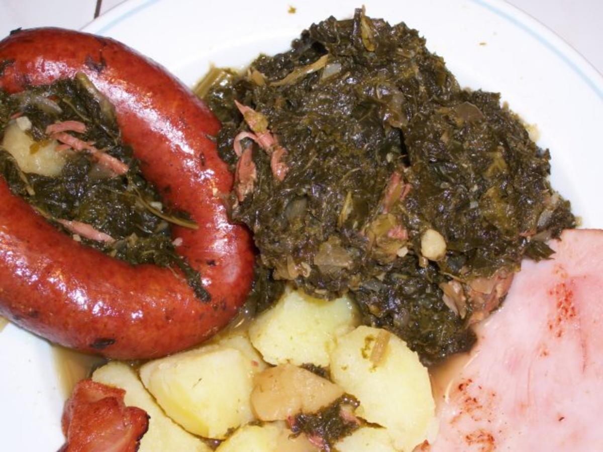 Bilder für Grünkohl mit Bregenwurst und Kasseler mit Salzkartoffeln......... - Rezept