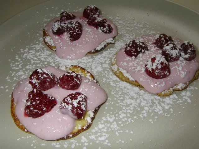 Rezept: Mini-Pfannkuchen mit Beeren Mini-Pfannkuchen mit Beeren - Rezept