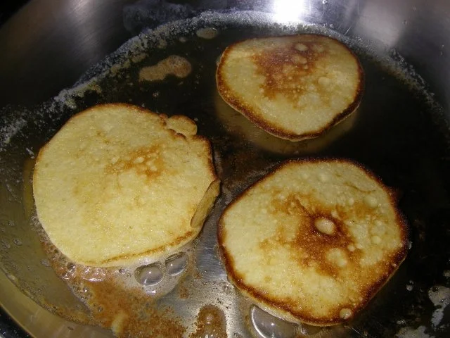 Rezept: Mini-Pfannkuchen mit Beeren Bild Nr. 2 Mini-Pfannkuchen mit Beeren - Rezept - Bild Nr. 2