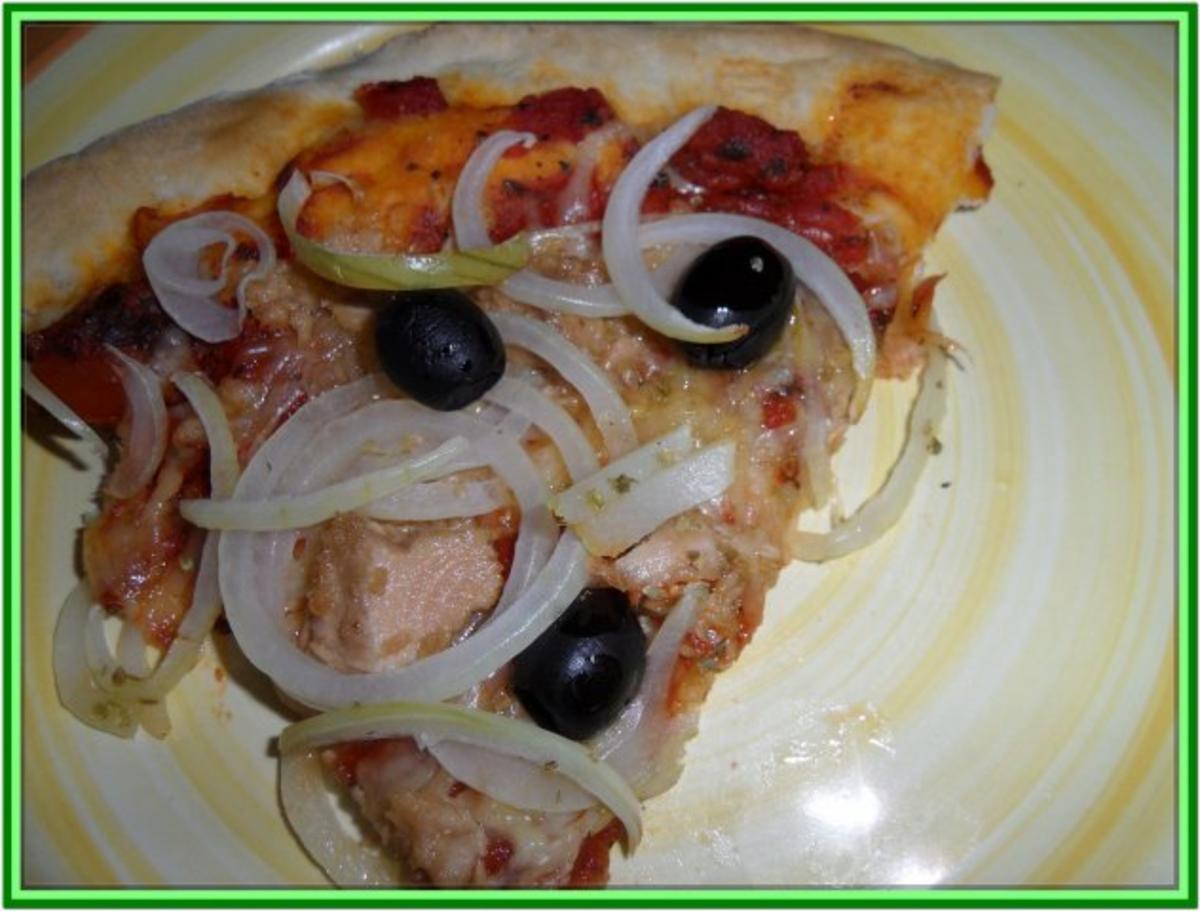 Pizza „Tonno con Cipolle" - Rezept - Bild Nr. 11