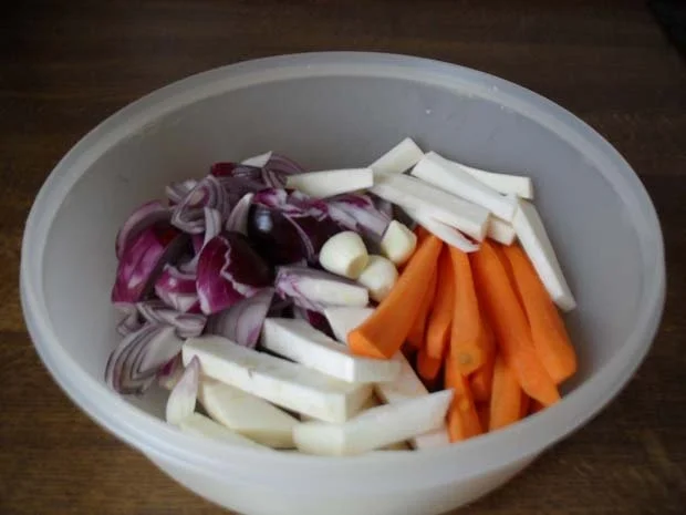 Spanferkelkeule Nr. 2 mit Gemüse - Rezept - Bild Nr. 2