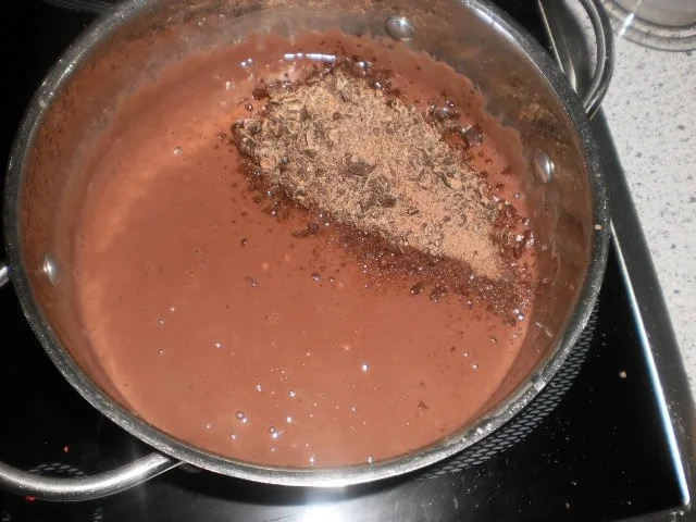 Schokopudding mit Baiser und Preiselbeeren - Rezept - Bild Nr. 5