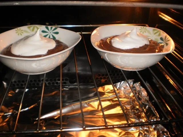 Schokopudding mit Baiser und Preiselbeeren - Rezept - Bild Nr. 9