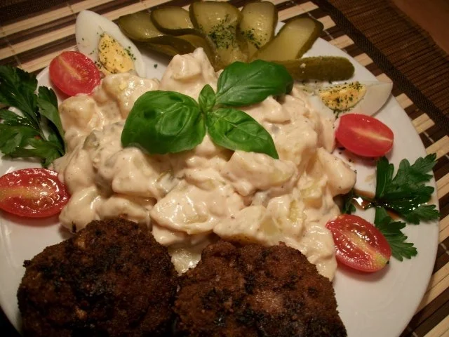 Rezept: Buletten mit Pellkartoffelsalat...... Bild Nr. 2 Buletten mit Pellkartoffelsalat...... - Rezept - Bild Nr. 2