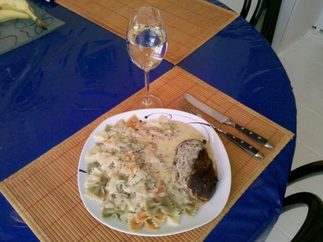 Geflügel: Tandoori-Hähnchen mit Käse-Sahnesoße und bunten Farfalle - Rezept - Bild Nr. 8