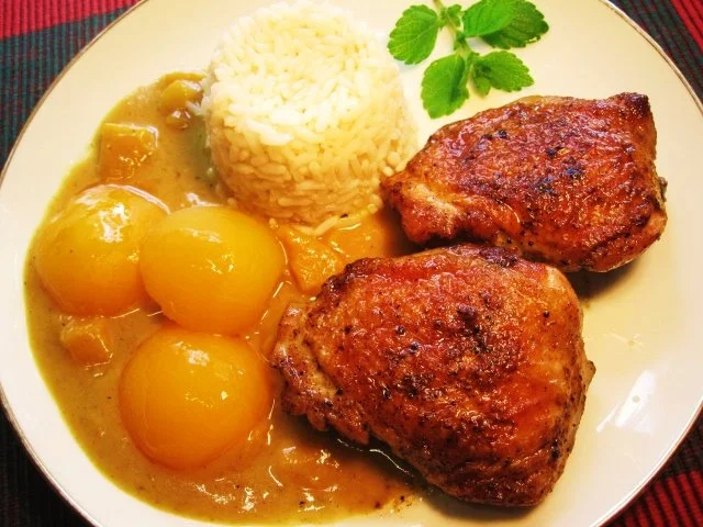 Rezept: Hähnchen-Oberschenkel mit Aprikosen ... Hähnchen-Oberschenkel mit Aprikosen ... - Rezept