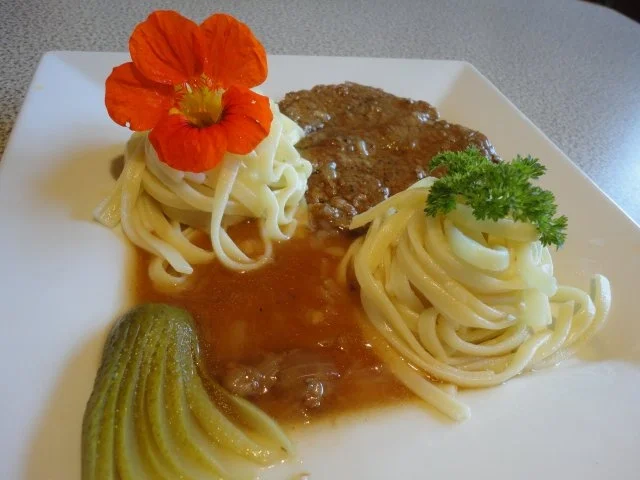 Rezept: Rostbraten mit Zwiebel Sauce Bild Nr. 8 Rostbraten mit Zwiebel Sauce - Rezept - Bild Nr. 8