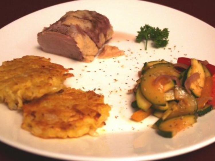 Lende im Parmesanmantel mit Rosmarin-Kartoffel-Plätzchen und Gemüse ...