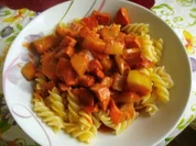 Nudeln in Fleischwurst Tomatenbasilikumsosse - Rezept