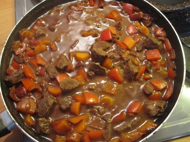 Rezept: Schokonudeln mit Rindergulasch Bild Nr. 6 Schokonudeln mit Rindergulasch - Rezept - Bild Nr. 6