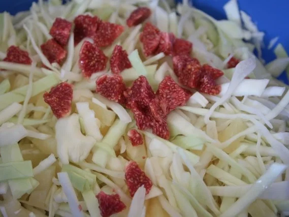 Weißkohl-Ananas-Salat mit fruchtiger Senfdressing - Rezept - Bild Nr. 4