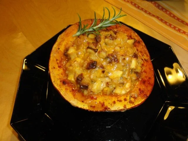 Rezept: Hokkaido mit Chorizo-Gorgonzola-Füllung Hokkaido mit Chorizo-Gorgonzola-Füllung - Rezept