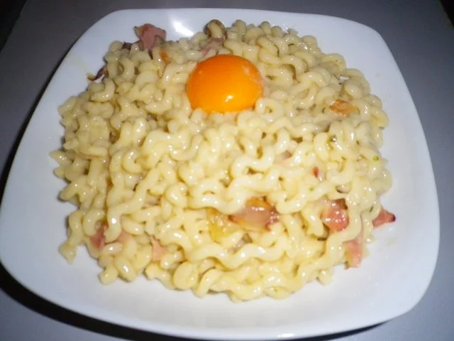 Nudeln - in Pestosauce - Rezept