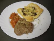 Fleisch, Rind: Rindermedailons an Tomatenpasto und Blätter-Pilz-Muffins - Rezept