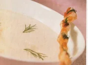 Rezept: Lachssuppe mit Dill Grissinis Lachssuppe mit Dill Grissinis - Rezept