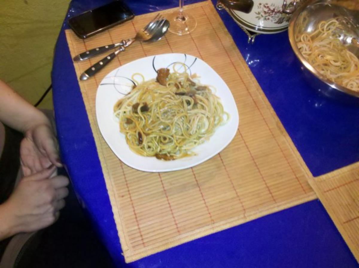 Nudeln: Ostasiatische Pilzsoße auf Spaghettis - Rezept - Bild Nr. 5