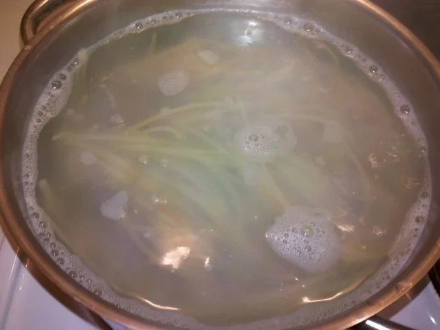 Nudeln: Ostasiatische Pilzsoße auf Spaghettis - Rezept - Bild Nr. 4