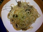 Nudeln: Ostasiatische Pilzsoße auf Spaghettis - Rezept