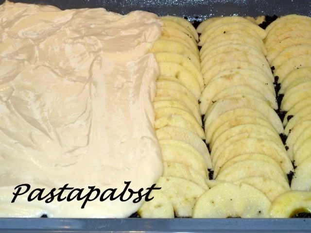 Apfel-Blechkuchen mit Pudding und Mohn - Rezept - Bild Nr. 4