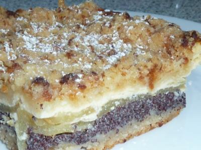 Apfel-Blechkuchen mit Pudding und Mohn - Rezept