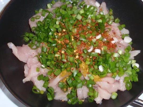 Putenstreifen in Himbeersahnesoße und Zucchininudeln - Rezept - Bild Nr. 4