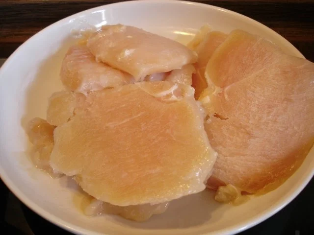 Gebackene Hähnchenbrustfilets mit Erdnusssauce und Gemüsereis - Rezept - Bild Nr. 8