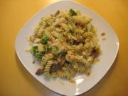 Fusilli mit Broccoli-Mandel Soße und Rinderfiletstreifen - Rezept