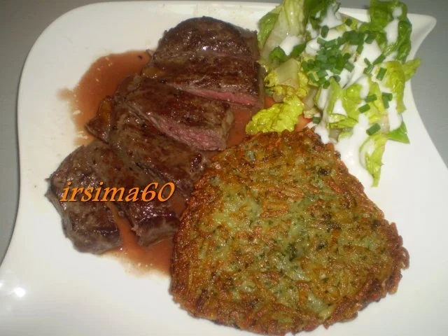 Rezept: Rumpsteak mit Wacholderbeeren und Rotwein Reduktion Rumpsteak mit Wacholderbeeren und Rotwein Reduktion - Rezept