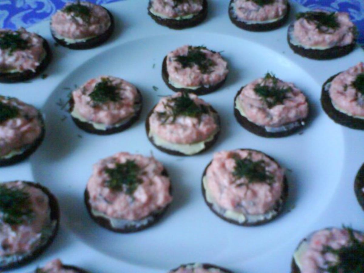 Lachshäppchen mit Schnittlauch und Dill - schnell &amp; einfach - 87 kcal/100g
