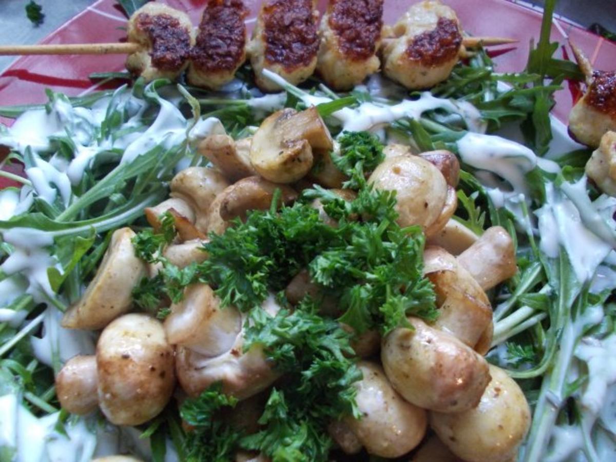 *****GESCHWENKTE CHAMPIGNONS IM RUCOLA-BETT mit Putenspießchen***** - Rezept - Bild Nr. 6