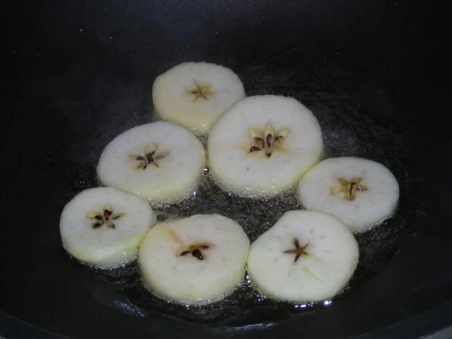 Rezept: Lebergeschnetzeltes auf Apfel - Zwiebelbett Bild Nr. 2 Lebergeschnetzeltes auf Apfel - Zwiebelbett - Rezept - Bild Nr. 2