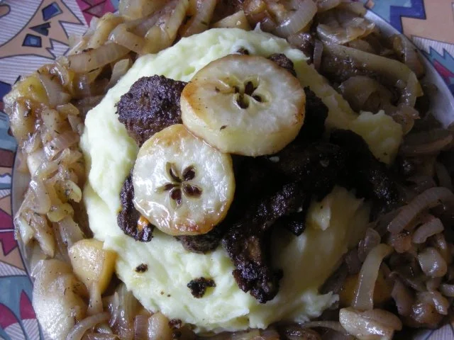 Rezept: Lebergeschnetzeltes auf Apfel - Zwiebelbett Bild Nr. 8 Lebergeschnetzeltes auf Apfel - Zwiebelbett - Rezept - Bild Nr. 8