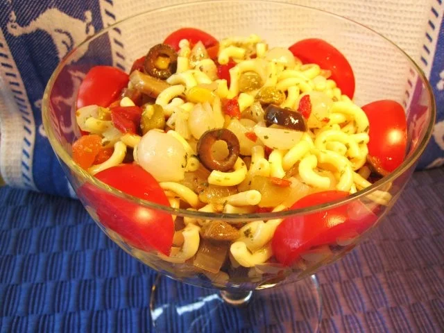 Rezept: Spanischer Nudelsalat ... Spanischer Nudelsalat ... - Rezept