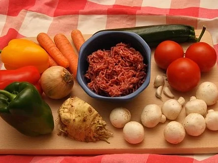 Bunte Gemüsepfanne mit Zucchini und Hackfleisch - Rezept - Bild Nr. 2